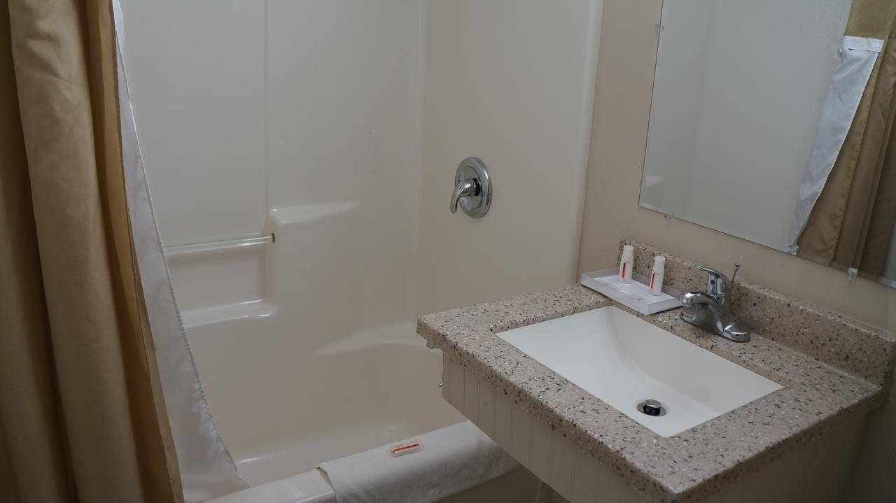 Best Stay Inn Plainville Экстерьер фото